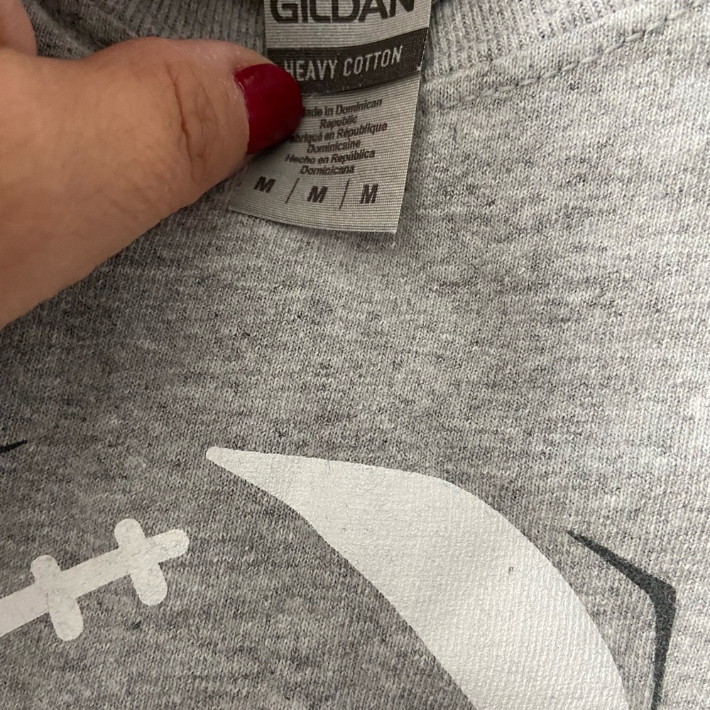 Gildan t shirt - Picture 2 of 4